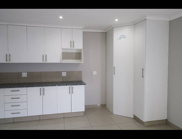 3 BEDROOM TOWNHOUSE FOR SALE IN CAMBRIDGE